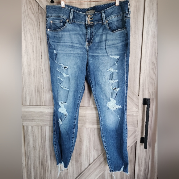 torrid Denim - Torrid soft jeggings -distressed